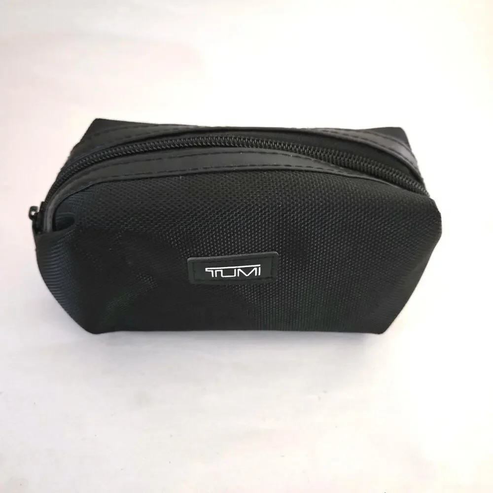 TUMI for Delta Airlines First Class In-Flight Amenities Zippered Bag